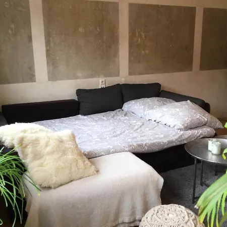 Ruhige Beletage דירה