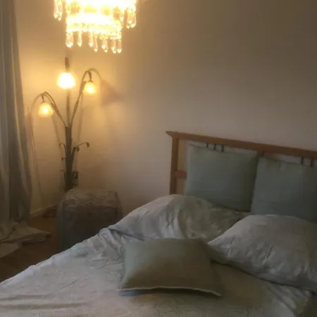 Ruhige Beletage דירה *