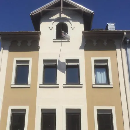 Ruhige Beletage דירה *