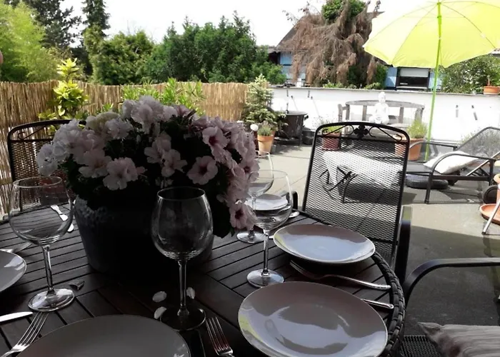 Ruhige Beletage דירה נויוויד